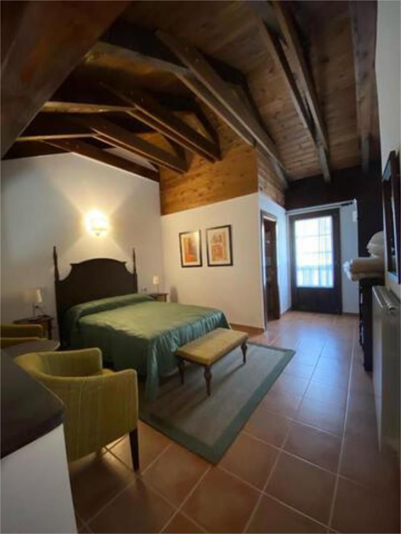 Dormitori de Apartament de lloguer en Jaca amb Calefacció, Terrassa i Moblat