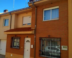 Single-family semi-detached for sale in Calle Albergueria, 7, Castrogonzalo Exterior view of Single-family semi-detached for sale in Castrogonzalo with Terrace