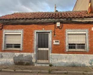Exterior view of House or chalet for sale in Palencia Capital
