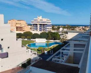 Vista exterior de Apartament de lloguer en Roquetas de Mar amb Jardí privat, Piscina i Moblat