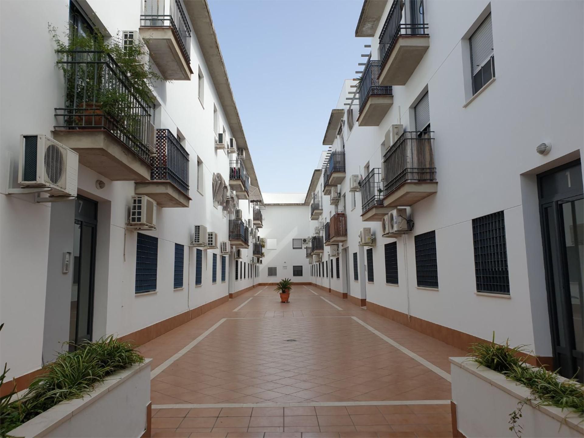 Vista exterior de Pis en venda en Écija amb Aire condicionat i Balcó