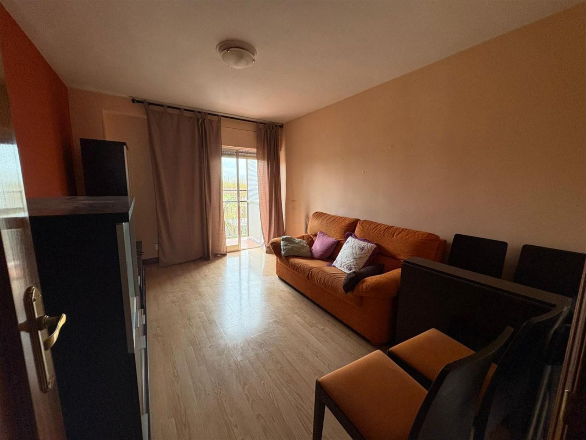Living room of Flat for sale in  Madrid Capital  with Terrace, Furnished and Balcony