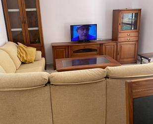 Living room of Flat to share in Antequera  with Terrace, Furnished and Oven