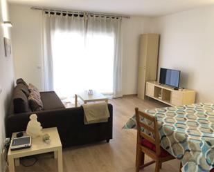 Living room of Flat to rent in Palamós  with Air Conditioner, Heating and Parquet flooring