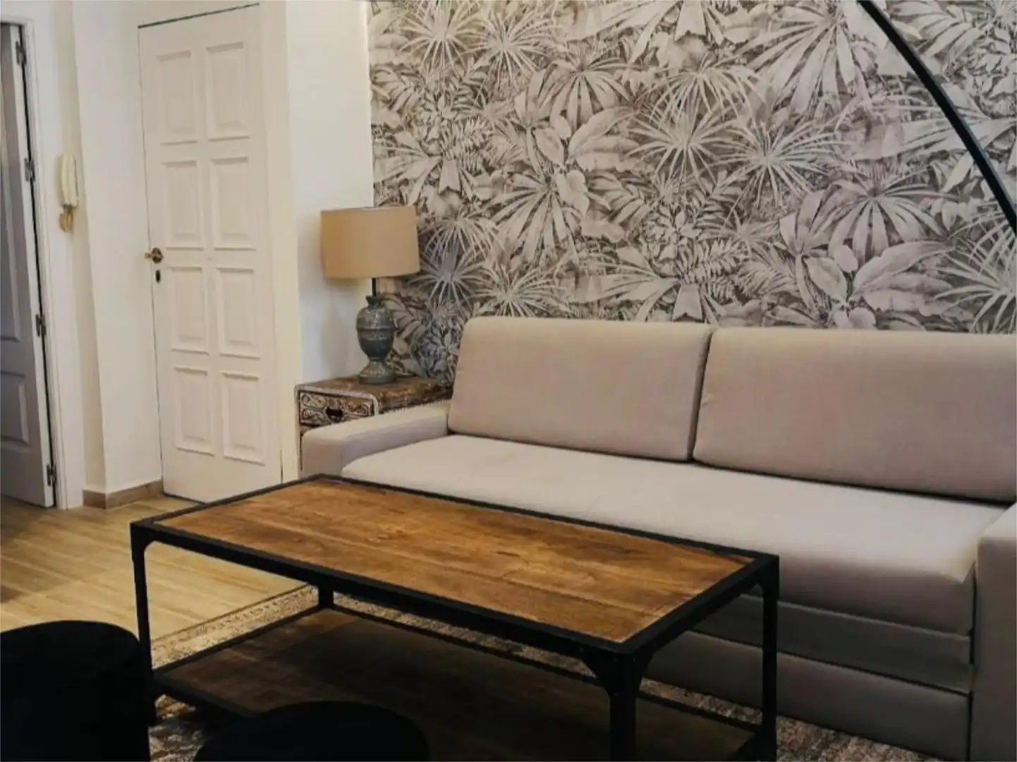 Living room of Flat for sale in Sevilla  with Air Conditioner, Heating and Storage room
