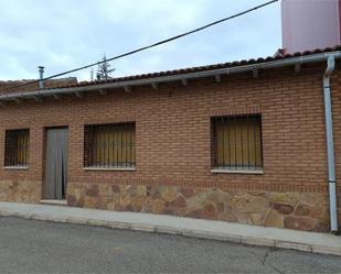 Vista exterior de Pis en venda en Noviercas amb Calefacció i Jardí privat