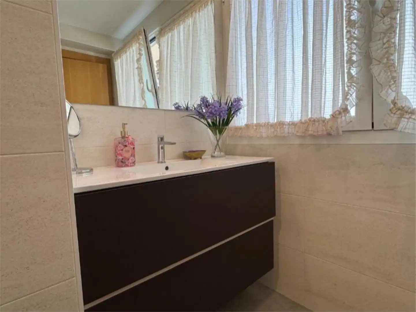 Flat for sale in Ramiro de Maeztu Kalea, 17, Lovaina Bathroom of Flat for sale in Vitoria - Gasteiz