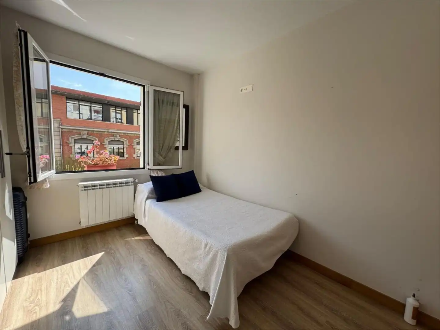 Flat for sale in Ramiro de Maeztu Kalea, 17, Lovaina Bedroom of Flat for sale in Vitoria - Gasteiz