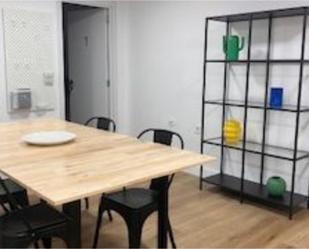 Menjador de Pis per a compartir en L'Alcora amb Parquet, Terrassa i Moblat
