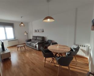 Sala d'estar de Pis de lloguer en Villarrobledo amb Aire condicionat, Calefacció i Parquet
