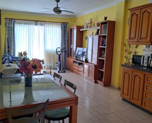 Sala d'estar de Pis en venda en Guía de Isora amb Traster, Moblat i Balcó