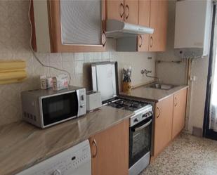 Cuina de Pis de lloguer en Tarancón amb Calefacció, Terrassa i Moblat