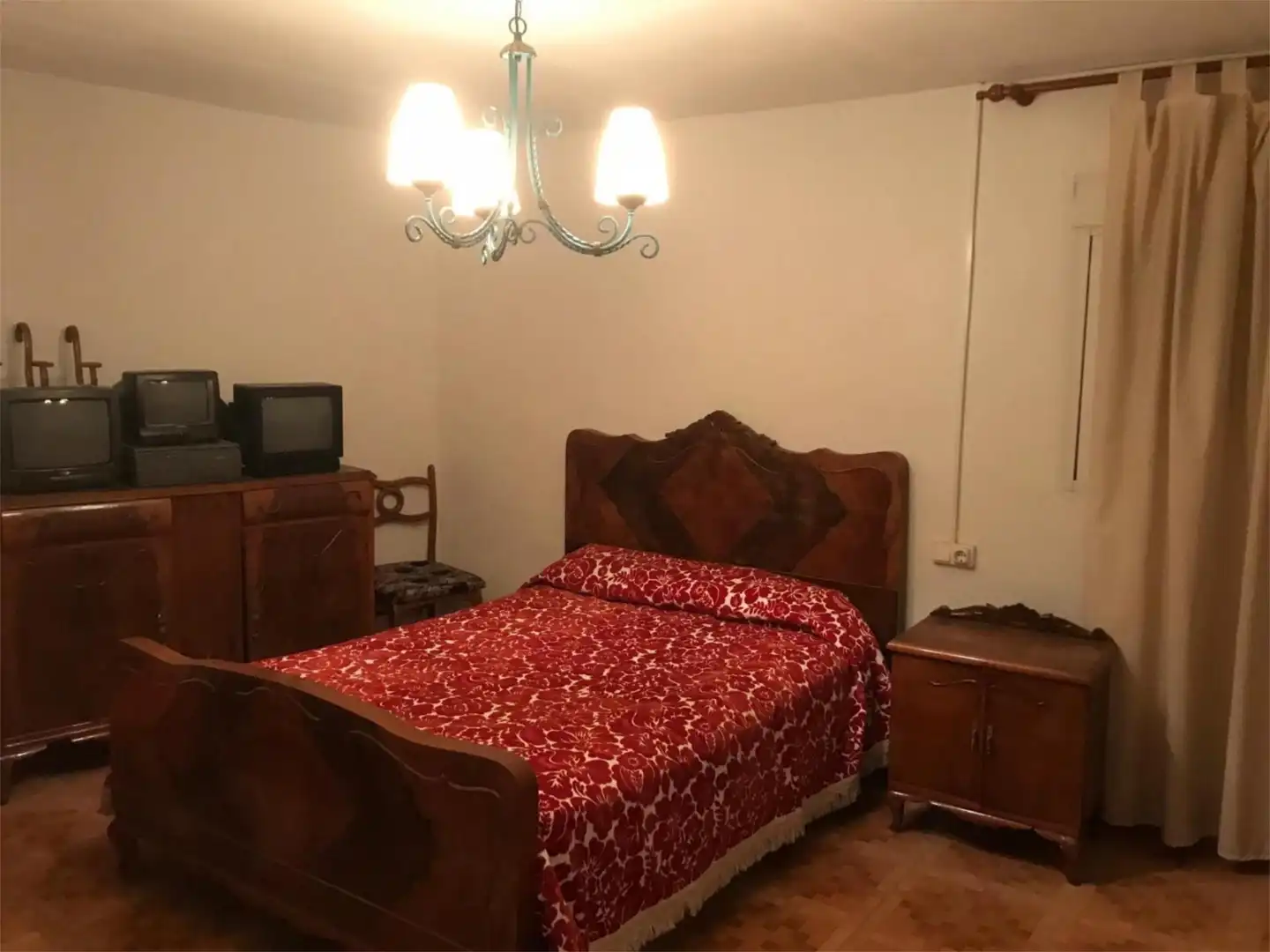 Habitación de Casa adosada en venta en Crevillent con Terraza, Trastero y Amueblado