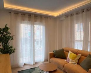 Living room of Flat to rent in  Granada Capital  with Air Conditioner, Heating and Parquet flooring