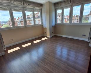 Living room of Flat to rent in Torrejón de Ardoz  with Air Conditioner, Heating and Parquet flooring