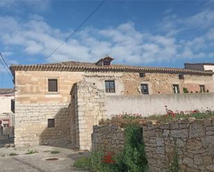 Vista exterior de Casa o xalet en venda en Valles de Palenzuela amb Jardí privat