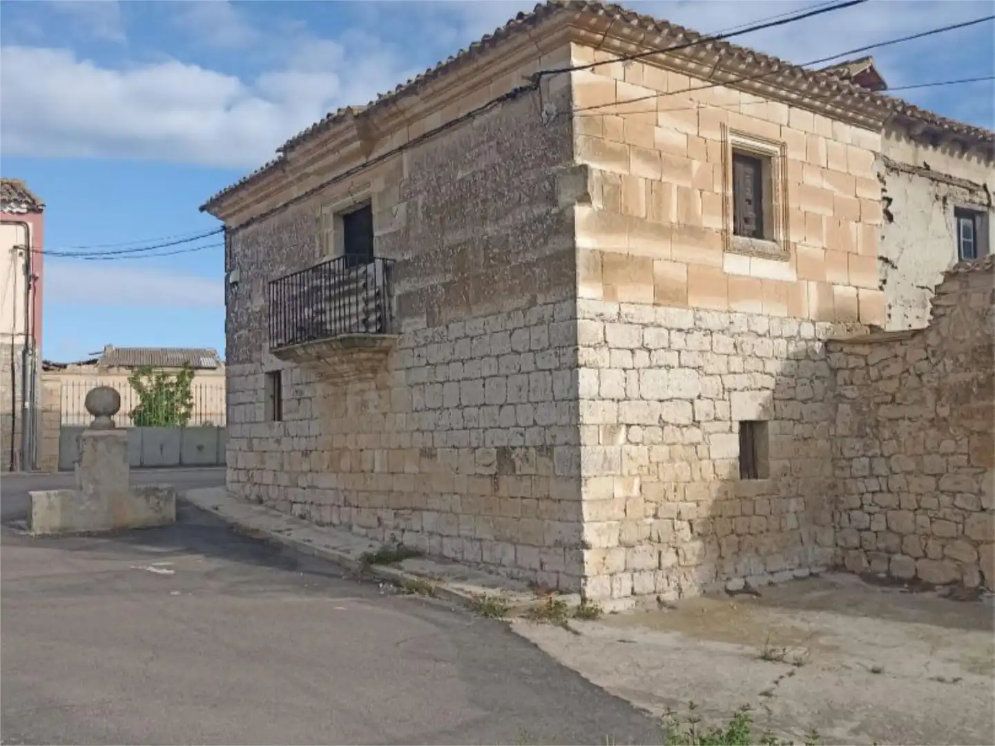 Exterior view of Houses for sale in Valles de Palenzuela  with Private garden