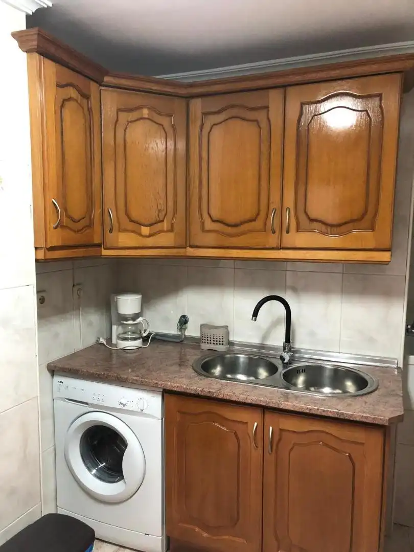 Cuina de Pis de lloguer en Jaén amb Aire condicionat, Calefacció i Moblat