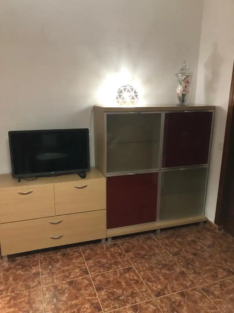 Sala d'estar de Pis de lloguer en Jaén amb Aire condicionat, Calefacció i Moblat