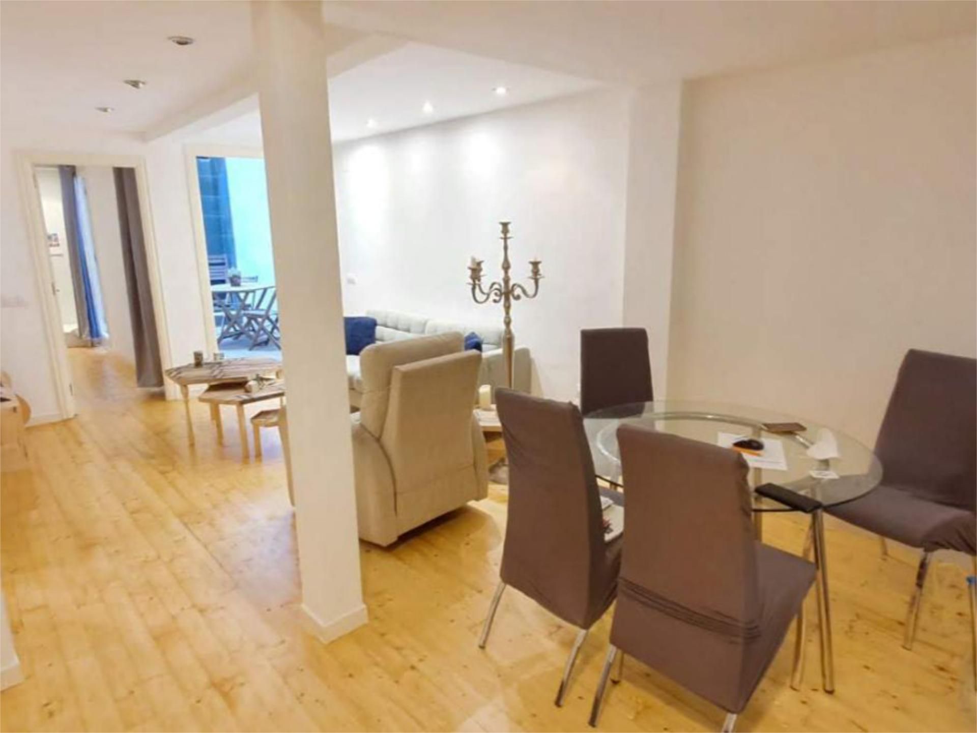 Menjador de Apartament per a compartir en  Barcelona Capital amb Aire condicionat, Calefacció i Moblat