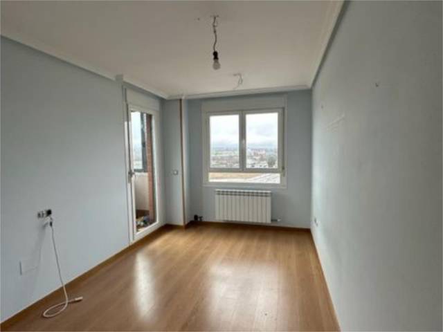 Piso en Venta en Calle Maria Moliner, 4 en Armunia