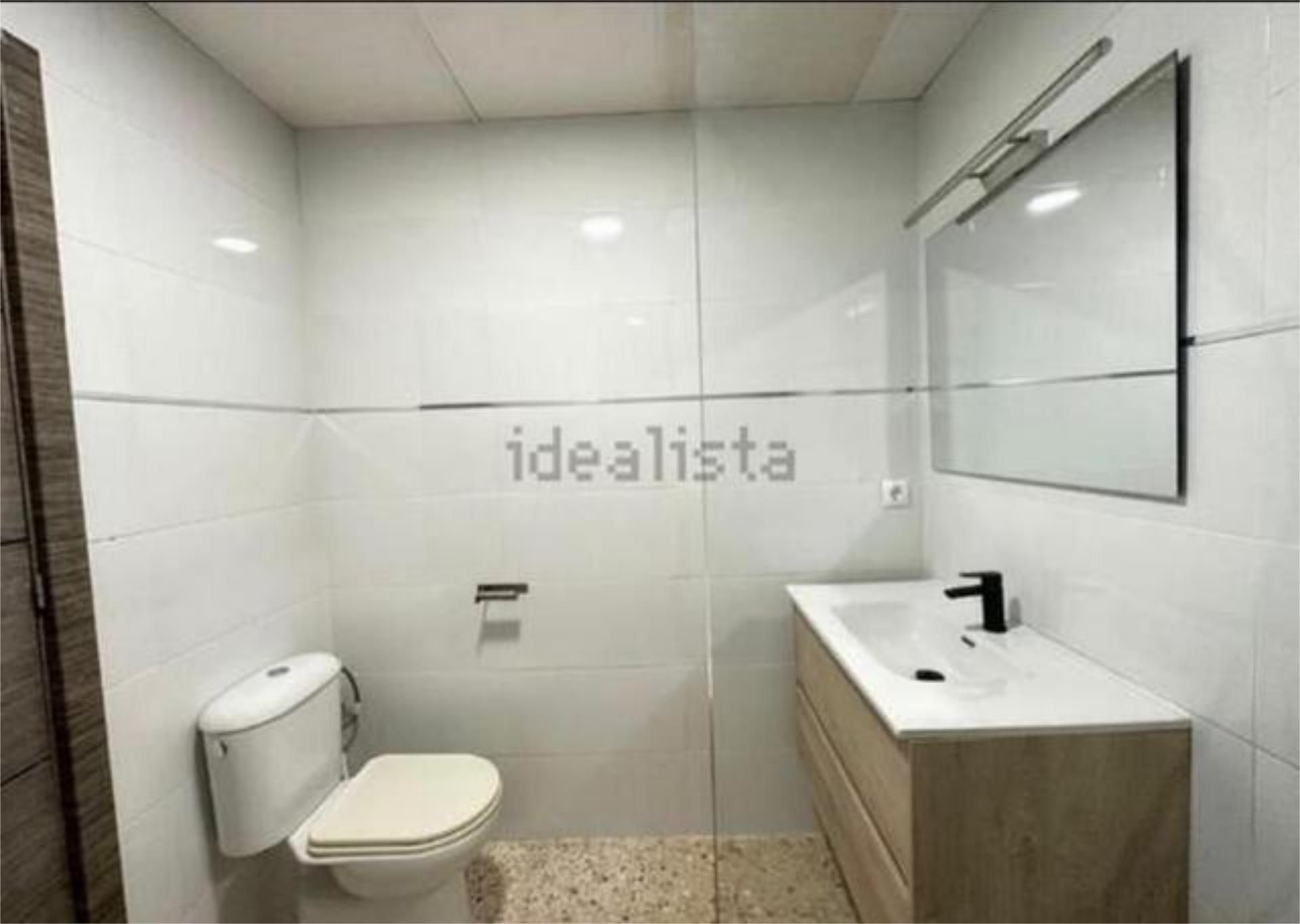 Bathroom of Apartment for sale in  Sevilla Capital  with Heating and Furnished