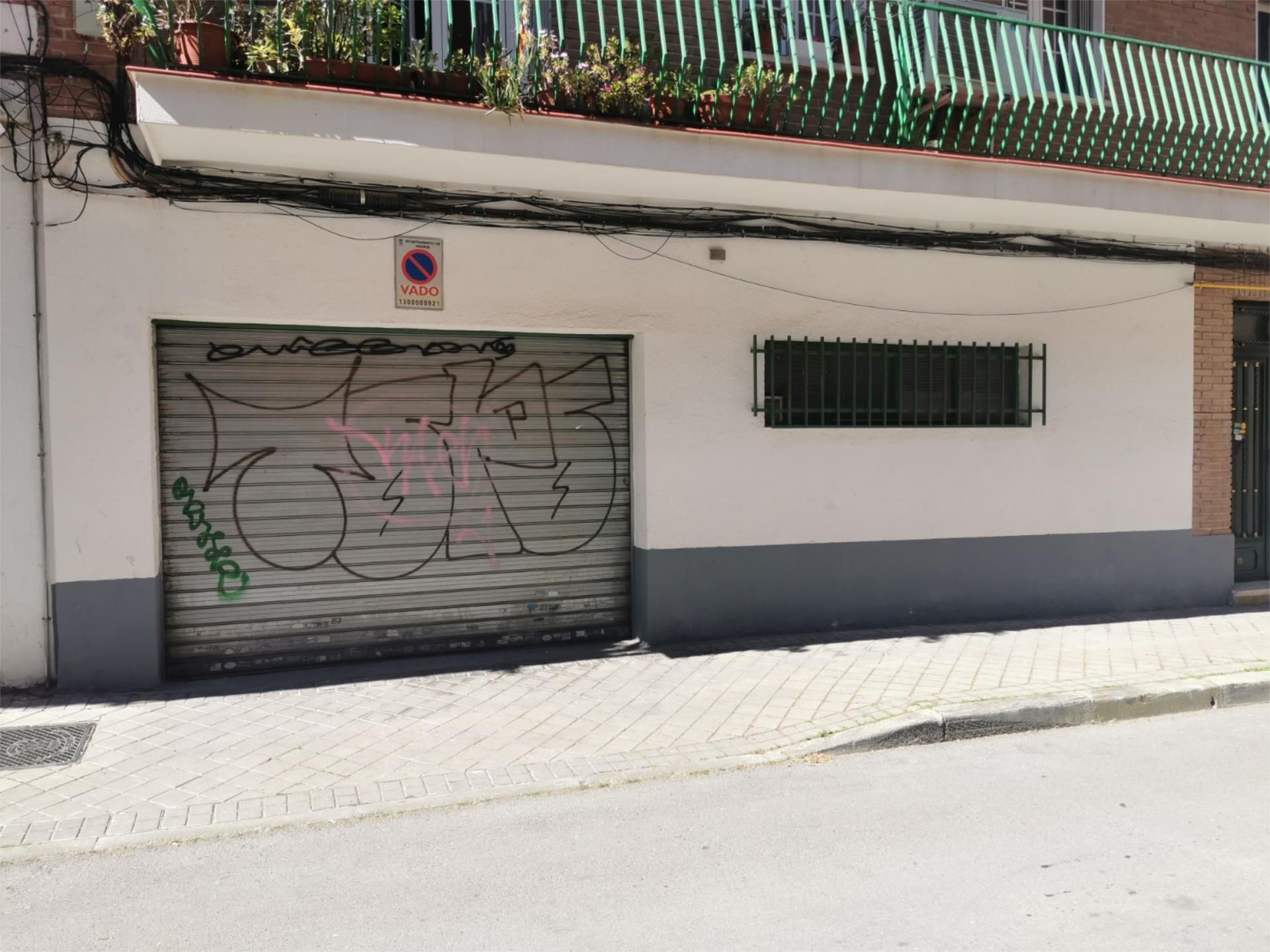 Local de lloguer a Calle Puerto de Somiedo, 2, Portazgo
