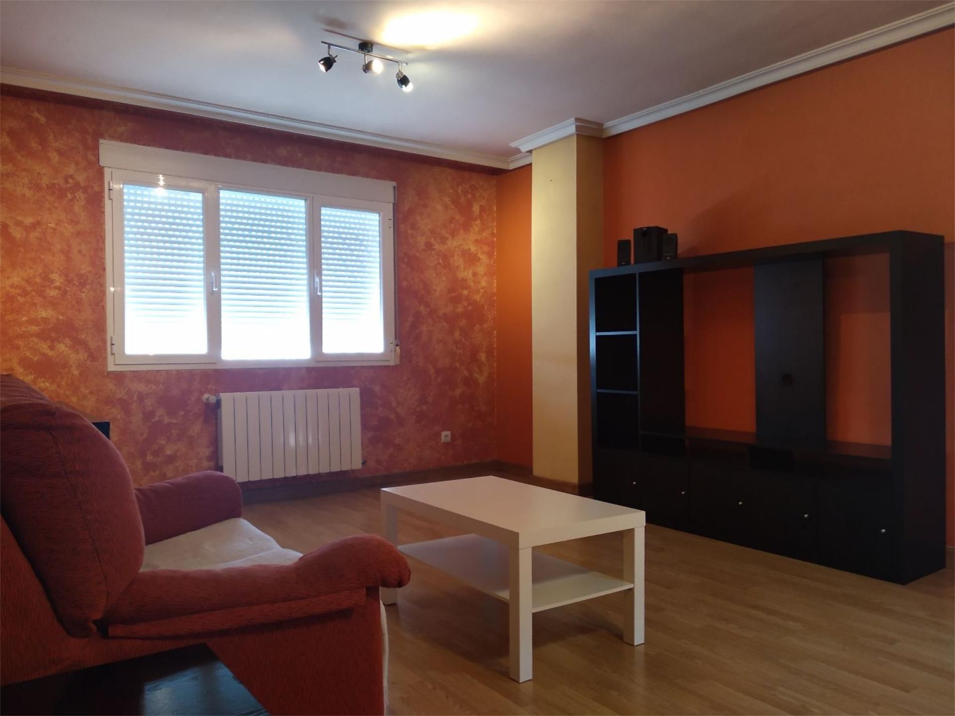Living room of Flat to rent in Cuenca Capital  with Heating, Parquet flooring and Terrace