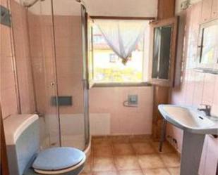 Bany de Apartament de lloguer en Vega de San Mateo amb Moblat