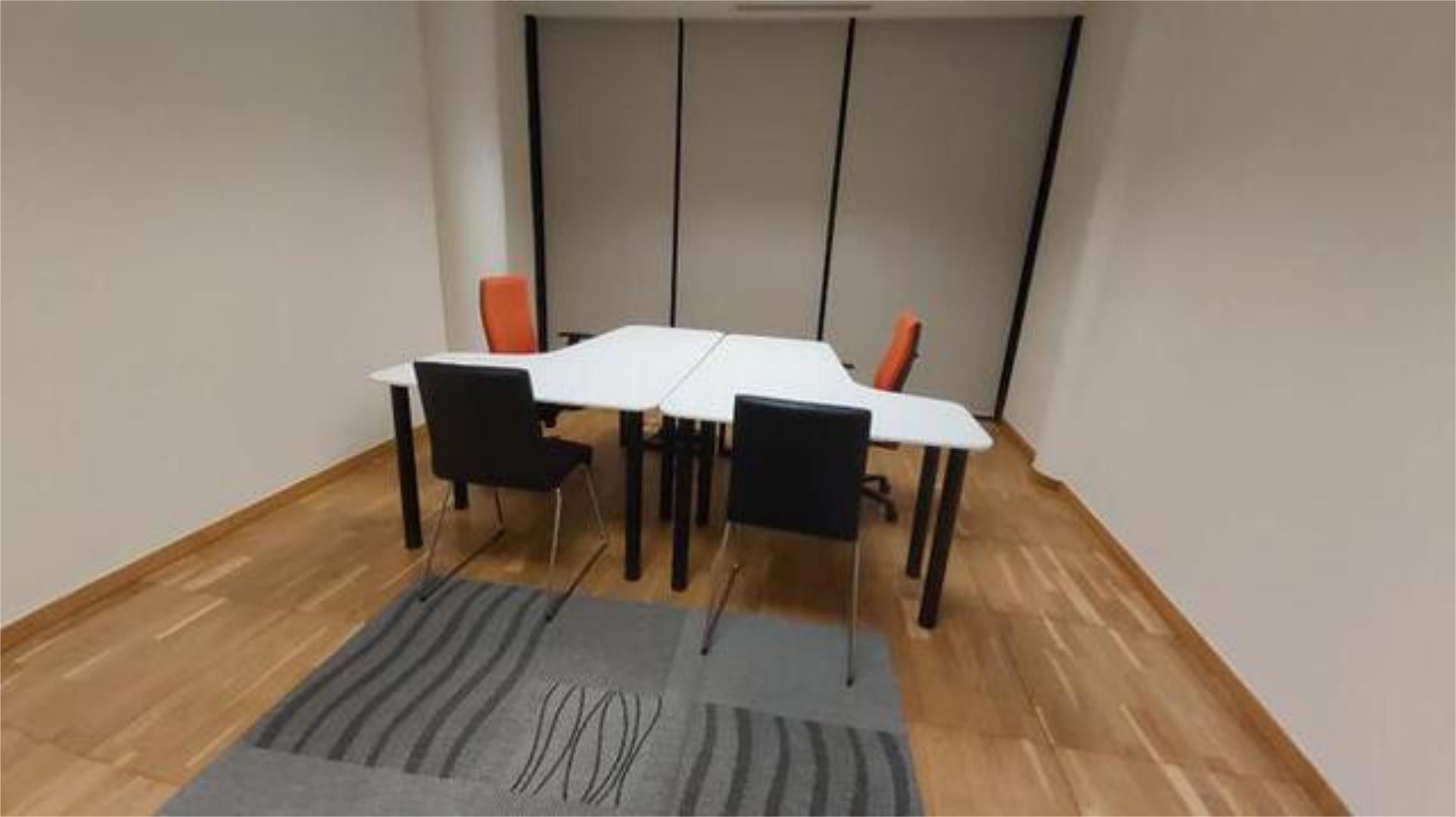Office to rent in León Capital   with Air Conditioner