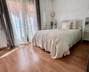 Bedroom of Flat for sale in Vilanova i la Geltrú