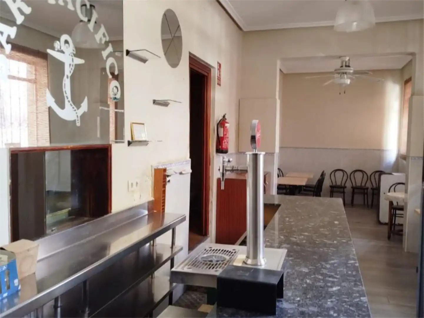Local de alquiler en León Capital  con Calefacción, Parquet y Amueblado