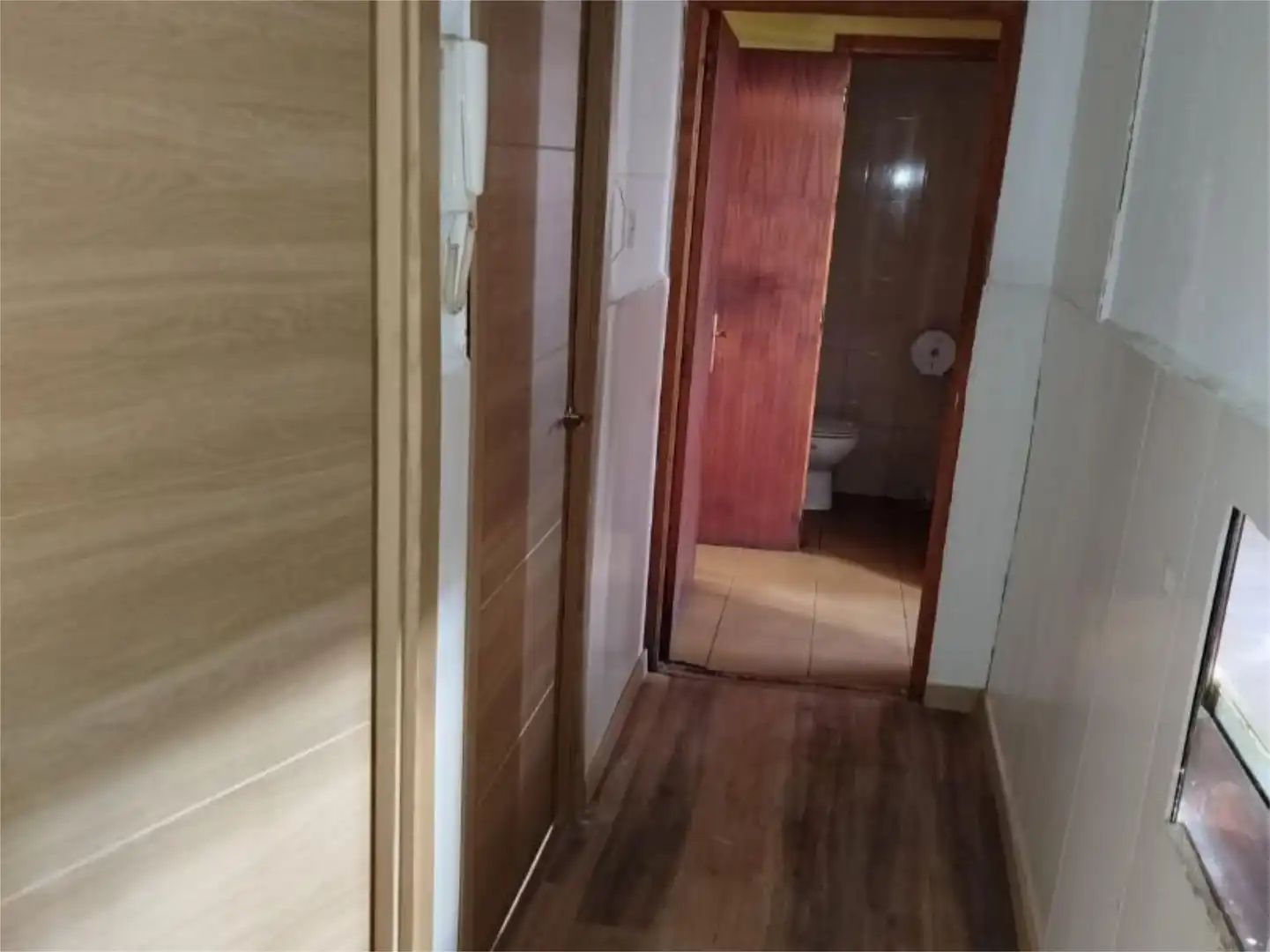 Local de alquiler en León Capital  con Calefacción, Parquet y Amueblado