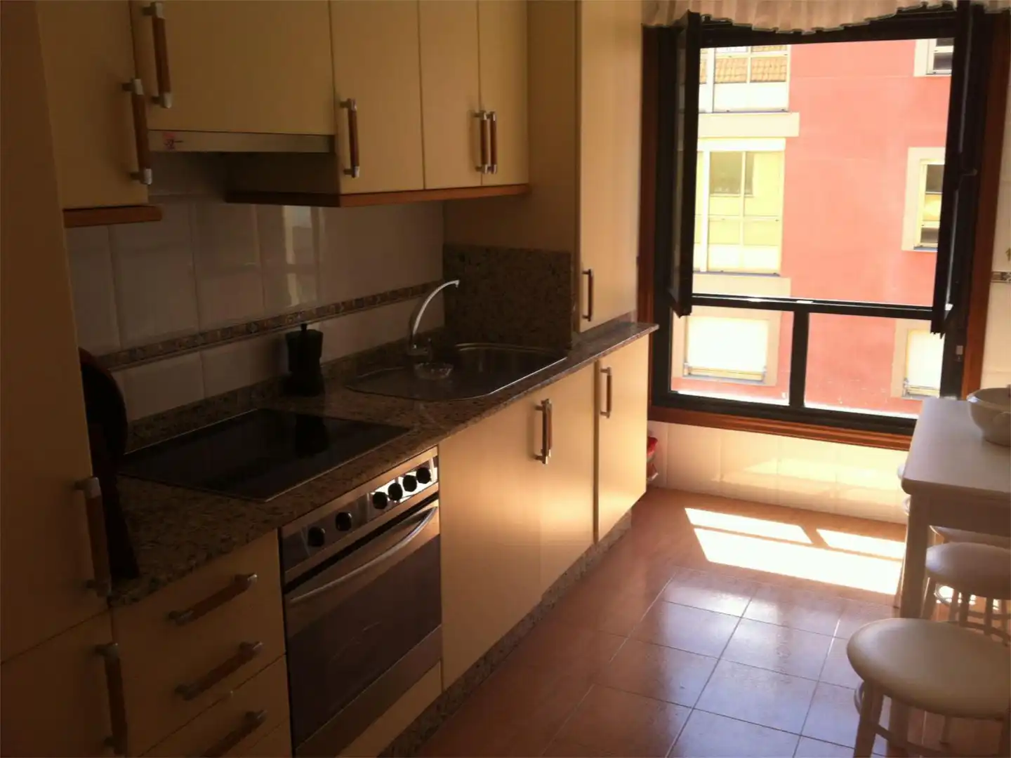 Piso de alquiler en Rúa Estremeiro, 26, Miño Cocina de Piso de alquiler en Miño con Calefacción, Parquet y Amueblado