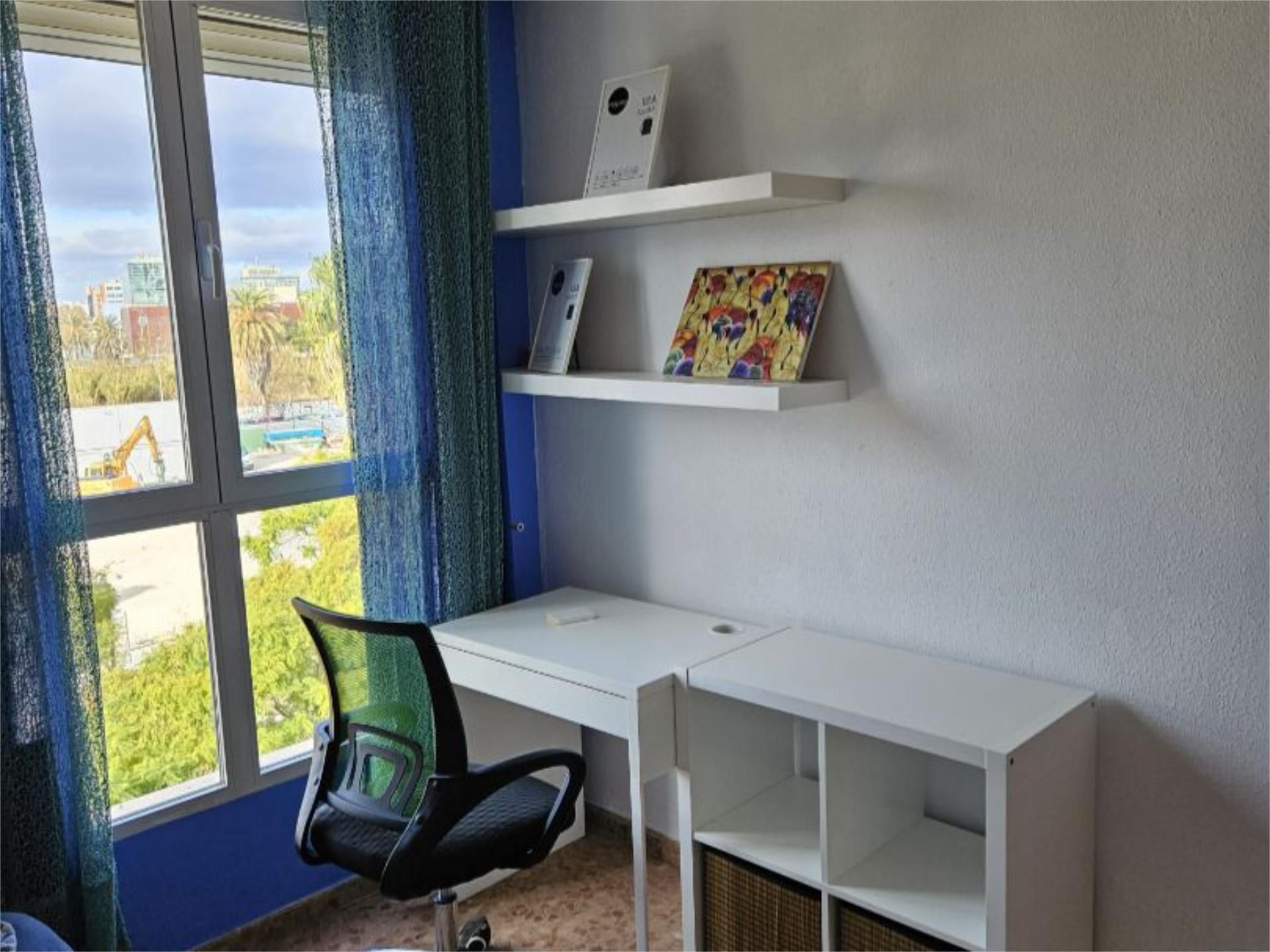 Bedroom of Flat to share in  Valencia Capital  with Air Conditioner, Furnished and Video intercom