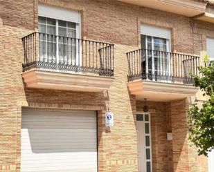 Vista exterior de Casa adosada en venda en Massamagrell amb Terrassa i Balcó