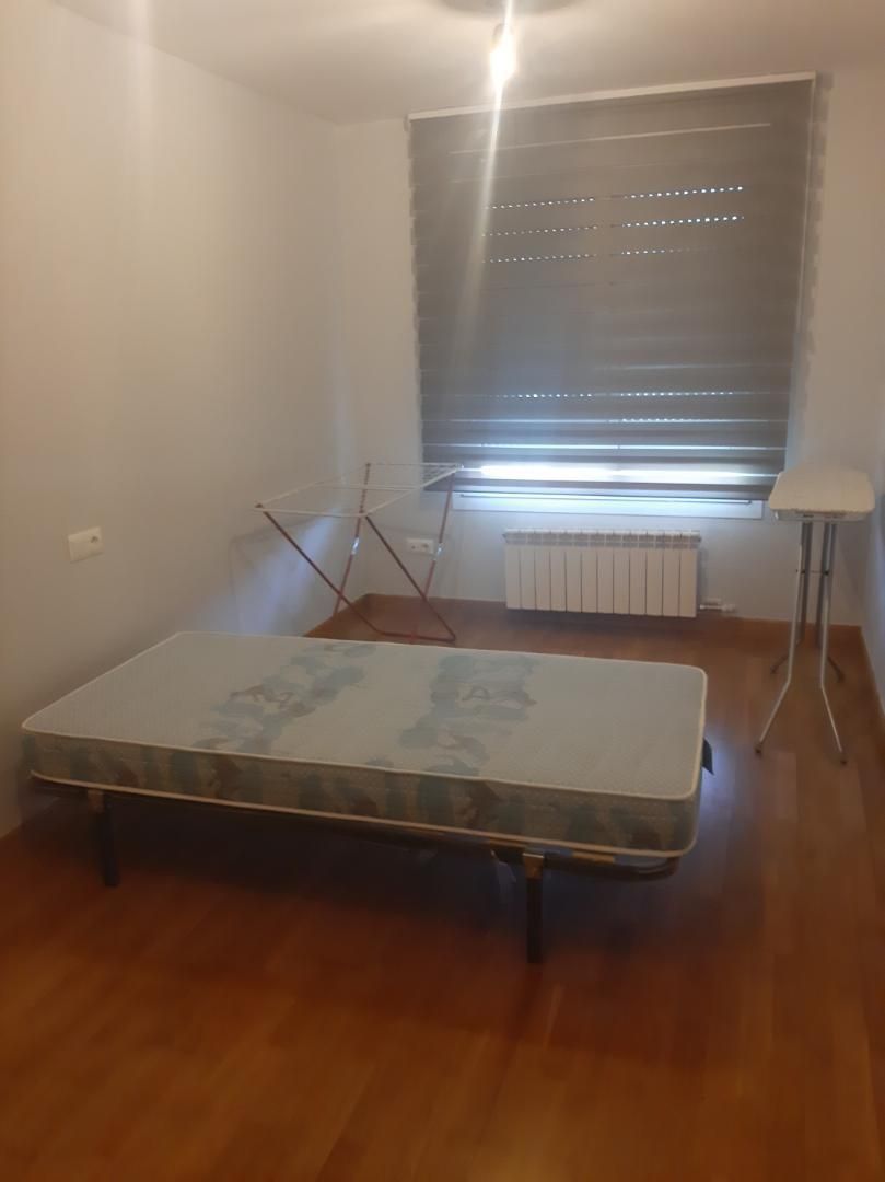 Dormitori de Pis de lloguer en Villalobón amb Calefacció, Parquet i Traster