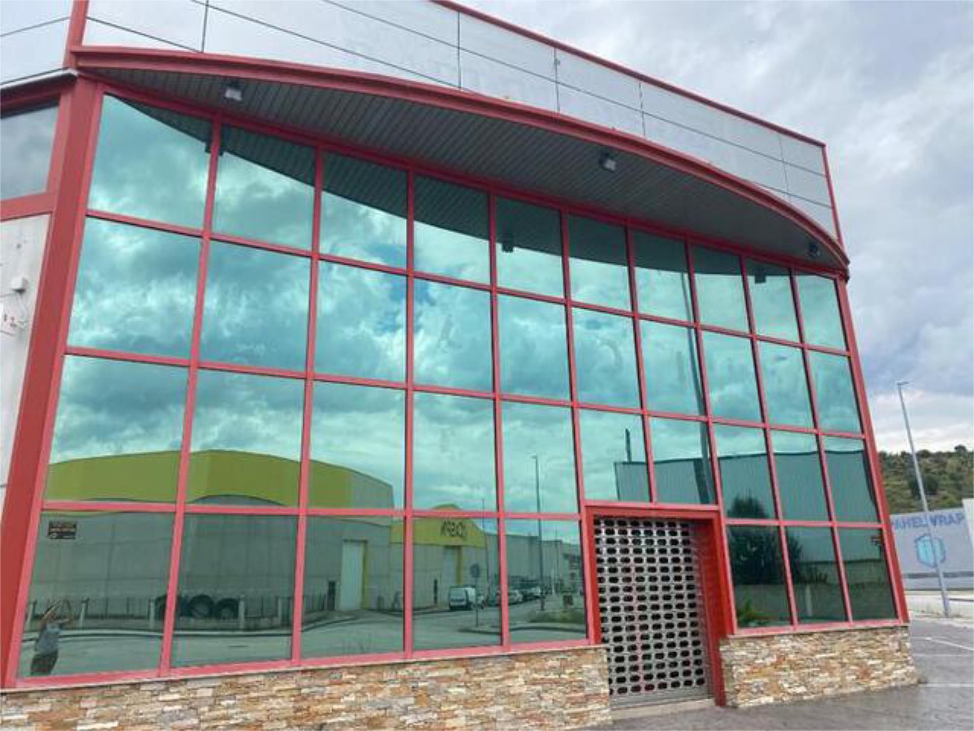 Industrial buildings to rent in Bembibre