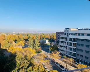 Vista exterior de Àtic de lloguer en  Granada Capital amb Aire condicionat, Calefacció i Jardí privat