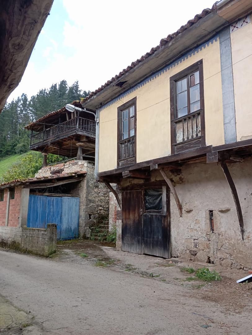 Single-family semi-detached for sale in Lugar Laneo, 99, Salas