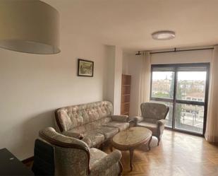 Living room of Flat to rent in Salamanca Capital  with Heating, Parquet flooring and Furnished