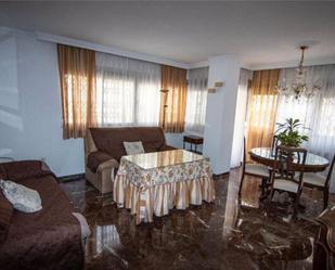Sala d'estar de Pis de lloguer en  Granada Capital amb Calefacció, Jardí privat i Terrassa