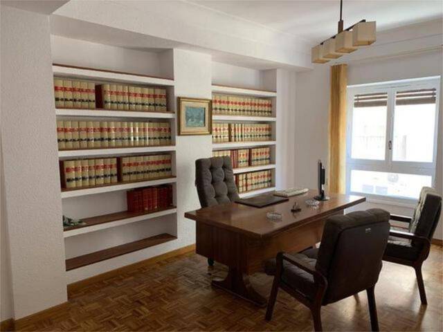 Oficina en Alquiler en Barrio del Centro