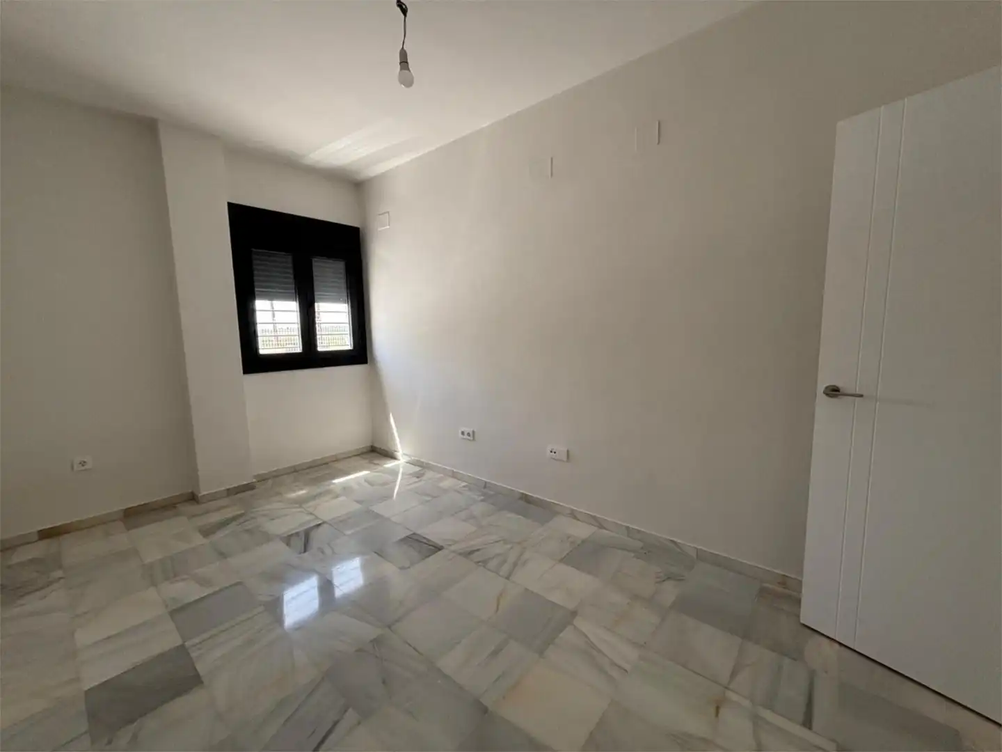 Habitación de Casa o chalet en venta en Castilleja de la Cuesta con Aire acondicionado, Calefacción y Jardín privado