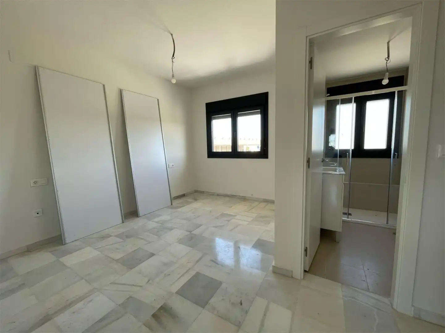 Habitación de Casa o chalet en venta en Castilleja de la Cuesta con Aire acondicionado, Calefacción y Jardín privado