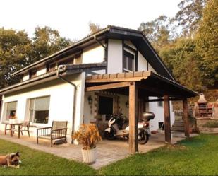 Vista exterior de Casa o xalet en venda en Berango amb Aire condicionat i Terrassa