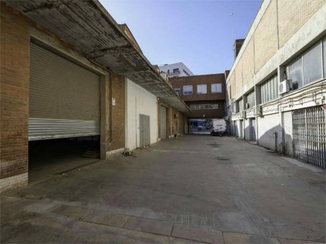 Nave industrial en Alquiler en Camí de la Verneda, 35 en La Verneda