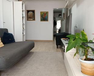 Sala d'estar de Pis en venda en L'Hospitalet de Llobregat amb Aire condicionat i Balcó