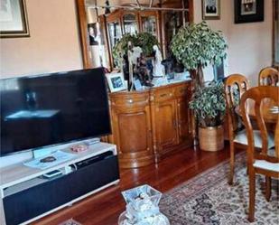 Sala d'estar de Casa o xalet en venda en Santiago de Compostela 