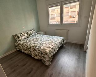 Bedroom of Flat to share in  Madrid Capital  with Heating, Swimming Pool and Furnished